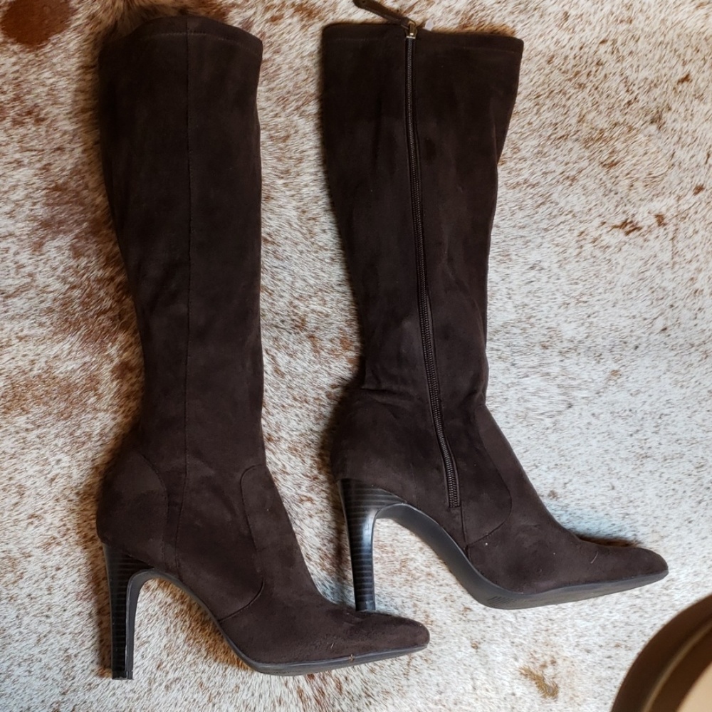 Isaac Mizrahi Sarah Boots Chocolate Brown